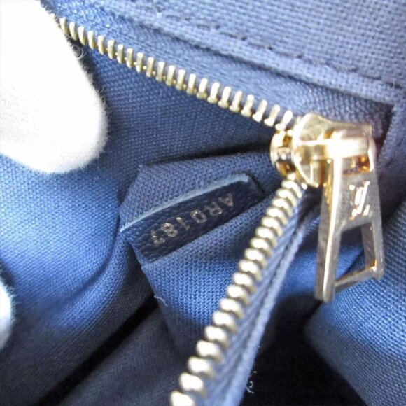 Auth LOUIS VUITTON Epi Vaneau MM Handbag Shoulder Bag Navy Epi Leather - Picture 13 of 16